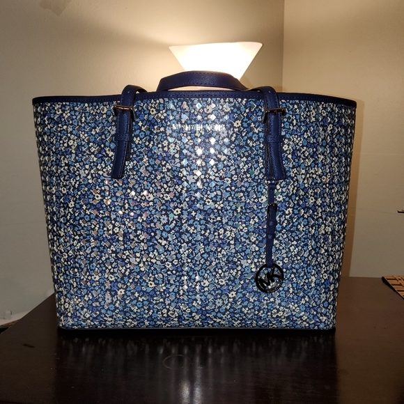 Michael Kors Handbags - Michael Kors Large Tote Bag